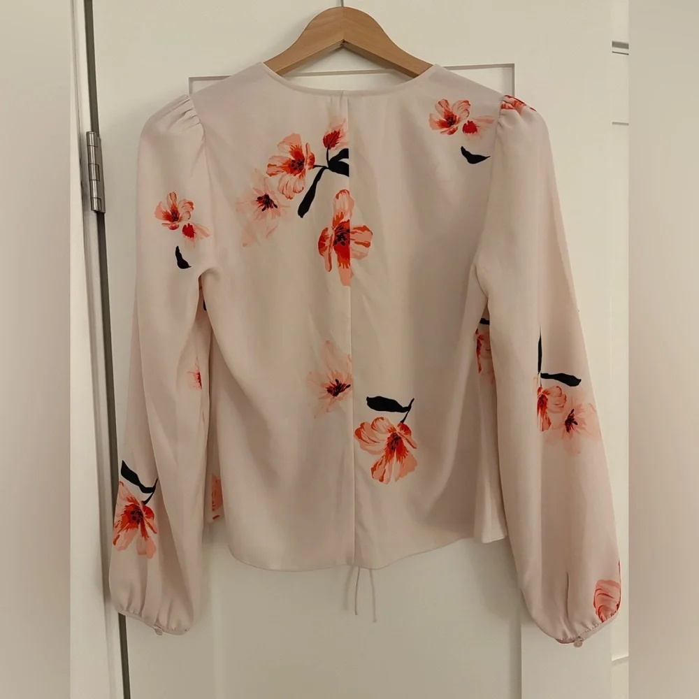 Wilfred | Aritzia Tia floral flowy long sleeve blouse cream size small front tie - Picture 5 of 8